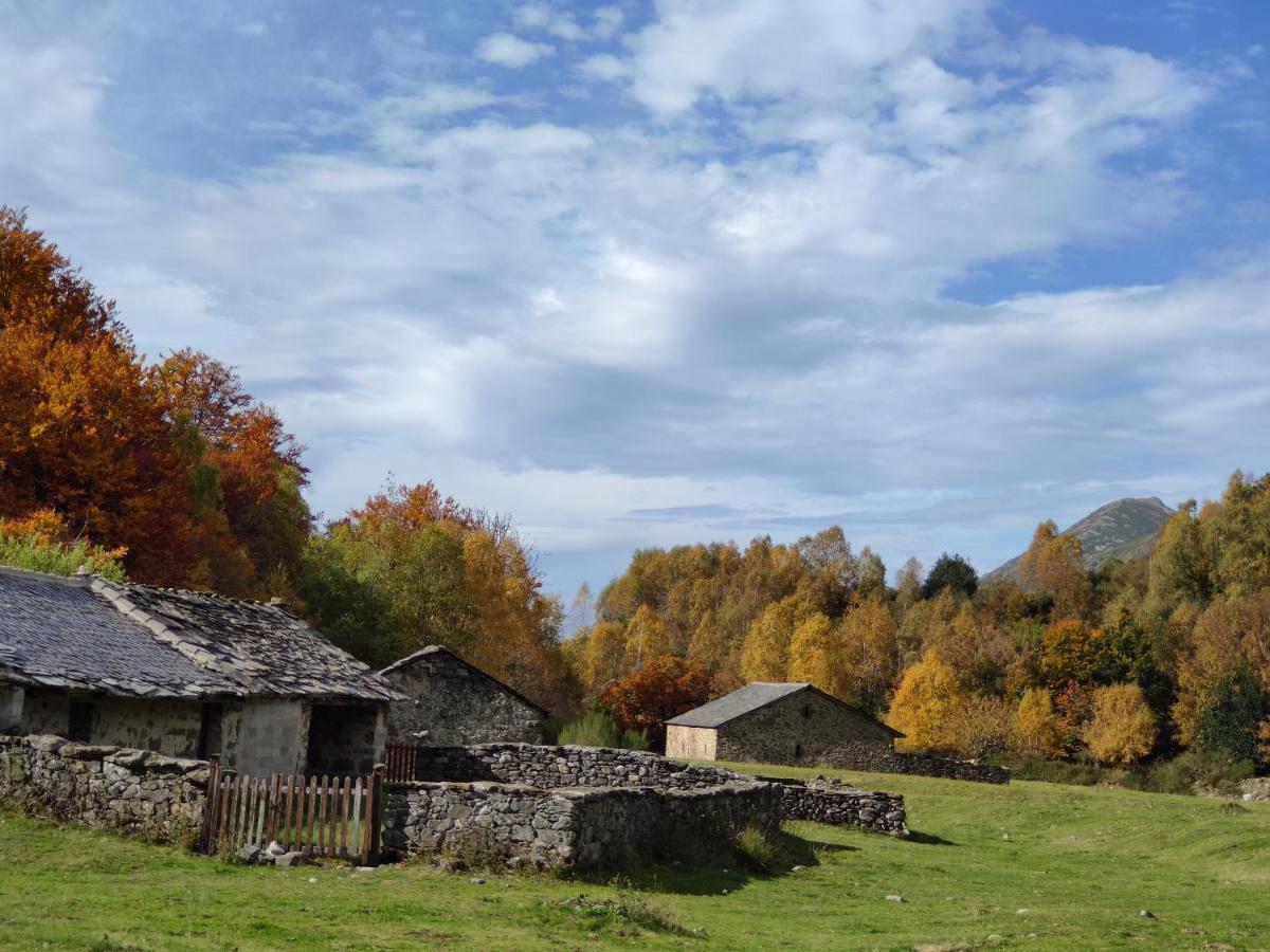 Prao Del Molin Lägenhet Cangas De Narcea Exteriör bild